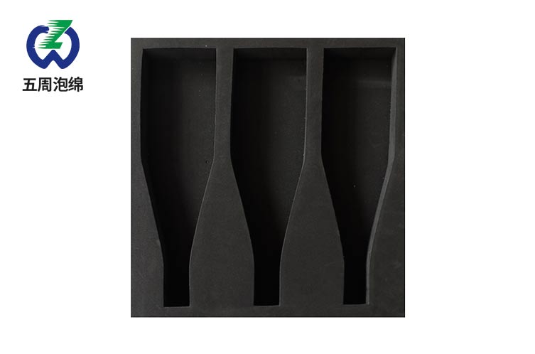 化妝品的包裝盒里用什么材質(zhì)的內(nèi)襯有檔次？