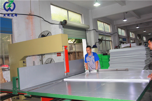 eva廠(chǎng)家|如何解決eva泡綿模切斜邊的問(wèn)題