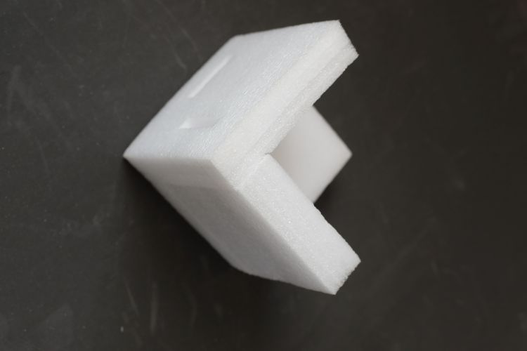 包裝界 “軟黃金”？EPE 珍珠棉內(nèi)襯憑啥成易碎品守護(hù)神